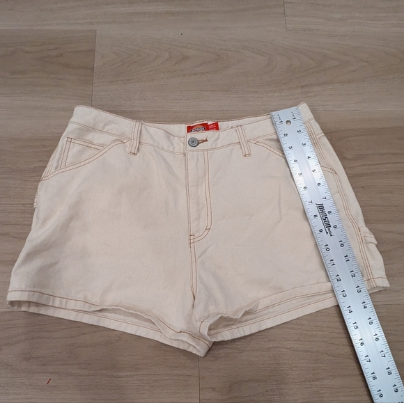 Dickies Cream Shorts -Size 13/31 - Picture 2 of 7